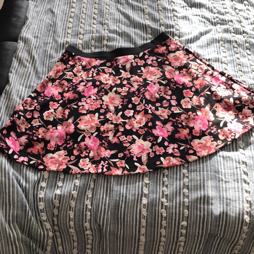 New. H&M skirt